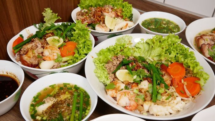 Oanh tạc 10 quán ăn đêm Đà Nẵng ngon miễn bàn