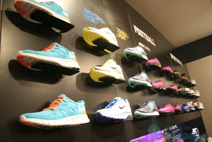 Shop giày Nike Đà Nẵng nằm trên đường Hùng Vương