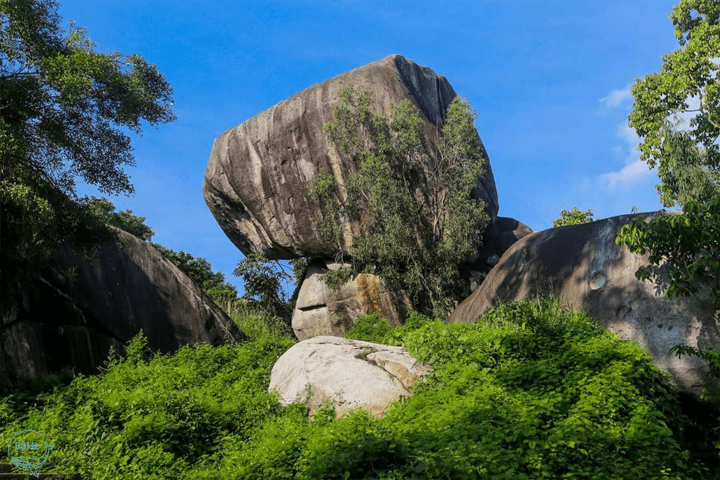 Đá Ba Chồng địa điểm du lịch Đồng Nai vô cùng thú vị