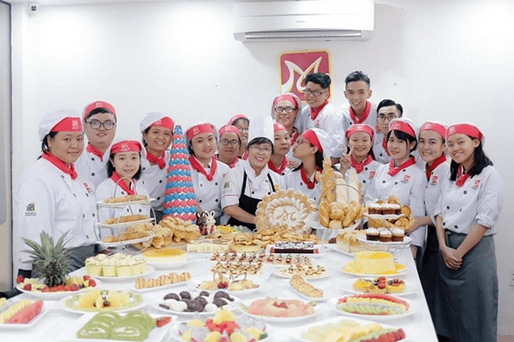 Giờ thực hành của các bạn học viên tại trung tâm hướng nghiệp Á Âu