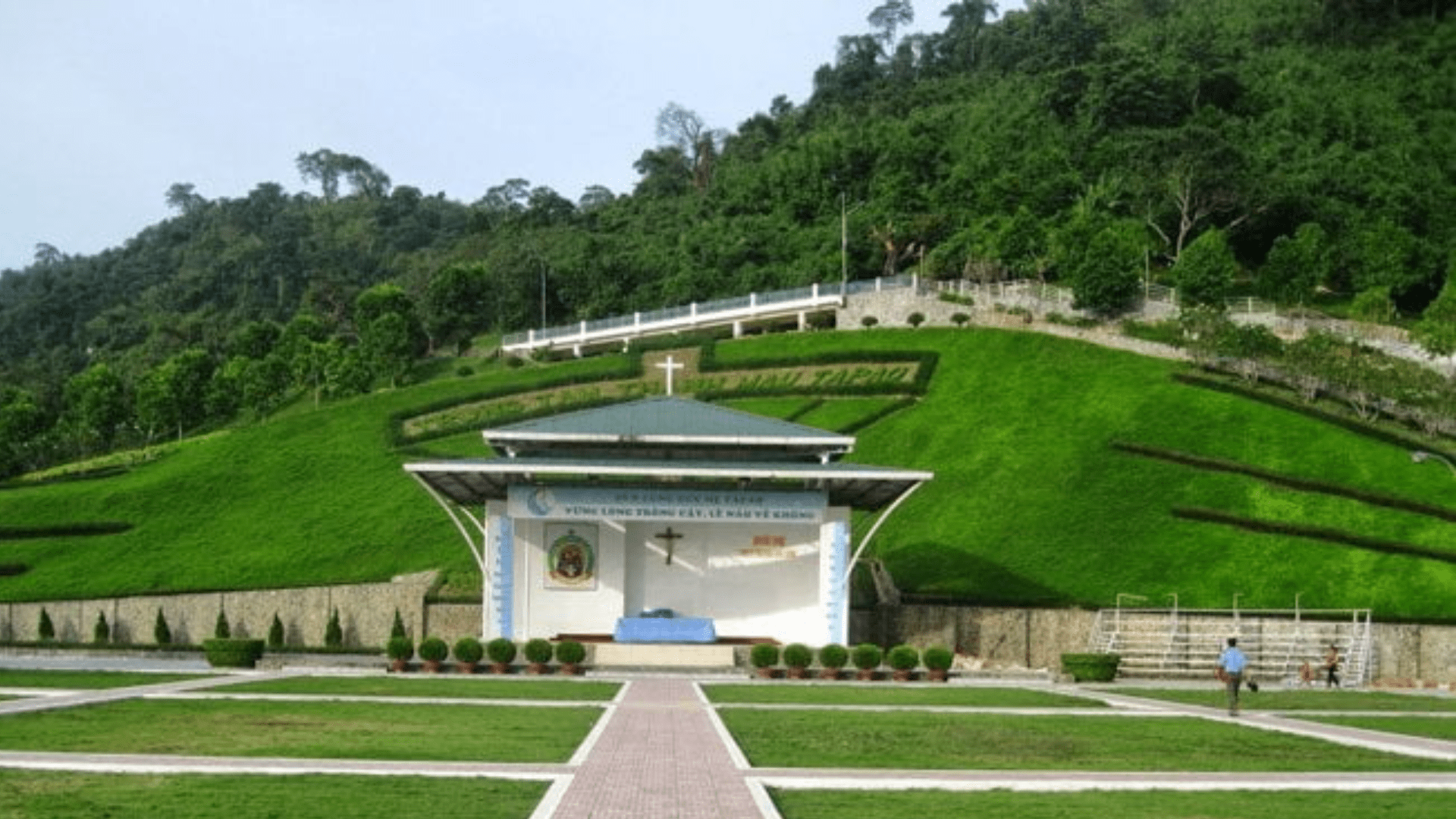 Thánh tượng Đức Mẹ Tàpao - Cảnh đẹp Bình Thuận linh thiêng