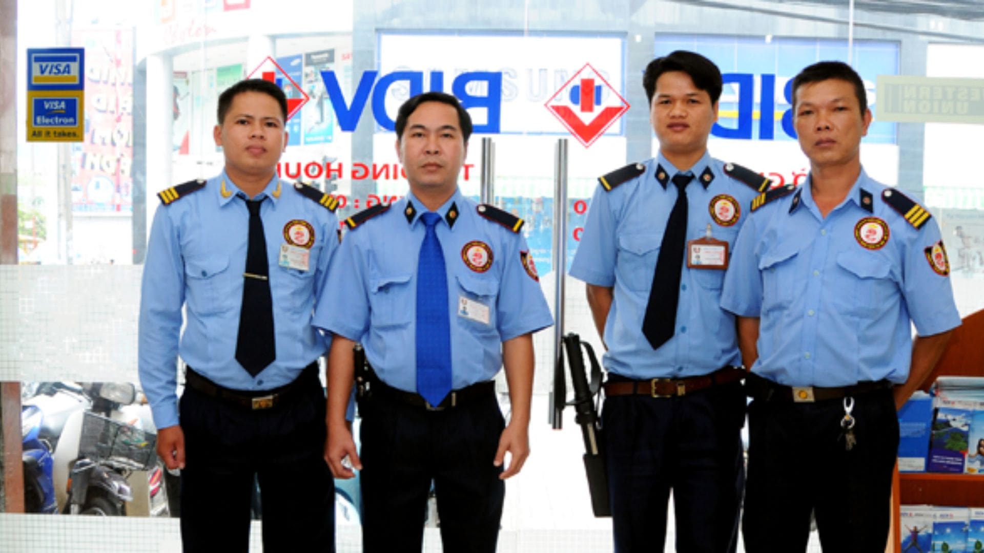 Công ty bảo vệ Vạn Lý
