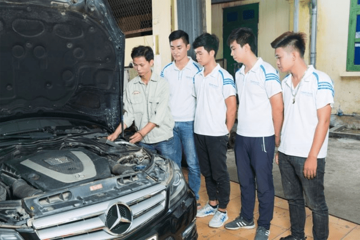 Một giờ học thực hành tại trung tâm giáo dục Đà Nẵng