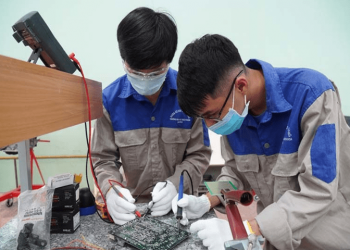 Một giờ học thực hành tại trường đại học bách khoa Đà Nẵng