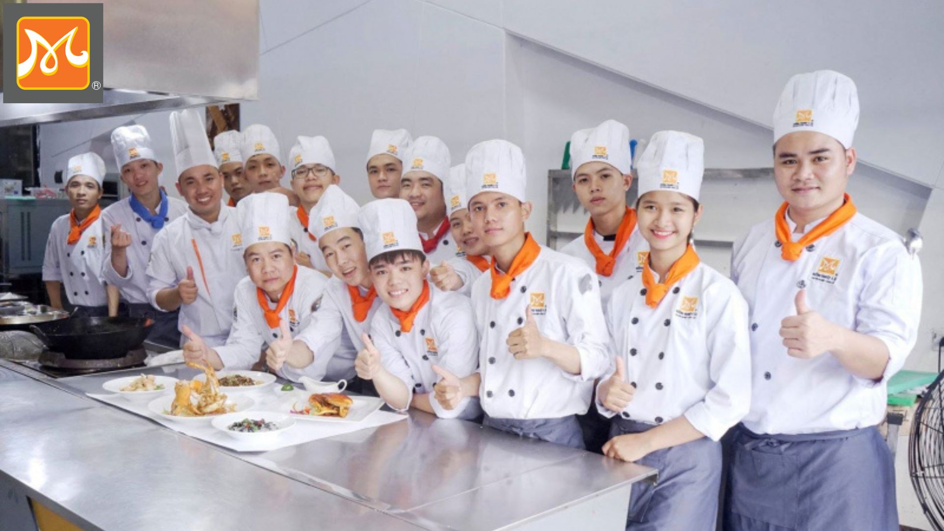 Hướng Nghiệp Á Âu - Nơi đào tạo bếp Đà Nẵng chất lượng