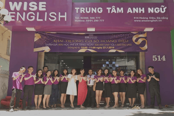 Đội ngũ nhân viên giảng viên tại trung tâm WISE English