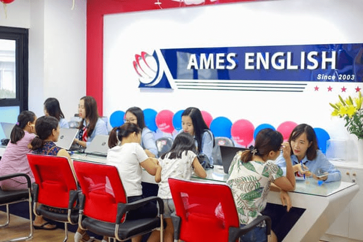 Đội ngũ nhân viên tư vấn tại trung tâm IELTS AMES