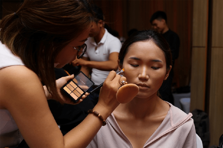 Giờ học thực hành tại Joy Makeup & Beauty