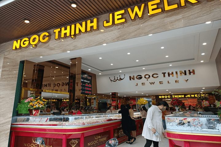 Quầy giao dịch tại Ngọc Thịnh Jewelry